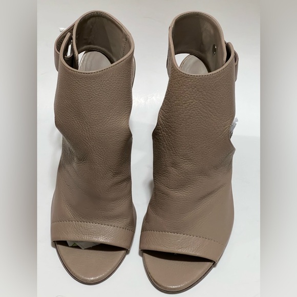 Vince Addie Open-Toe Buckle-Back Sandal Taupe - Picture 8 of 16